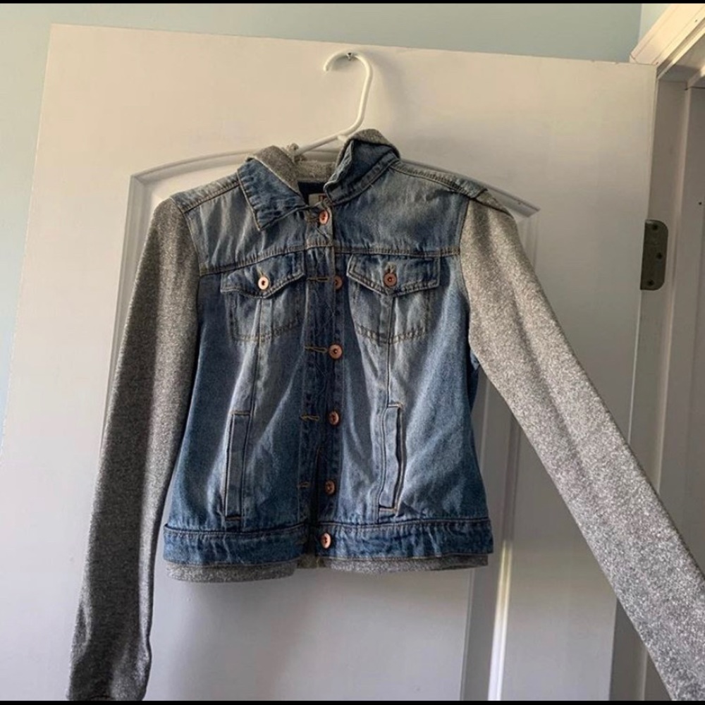 Super cute denim jacket!